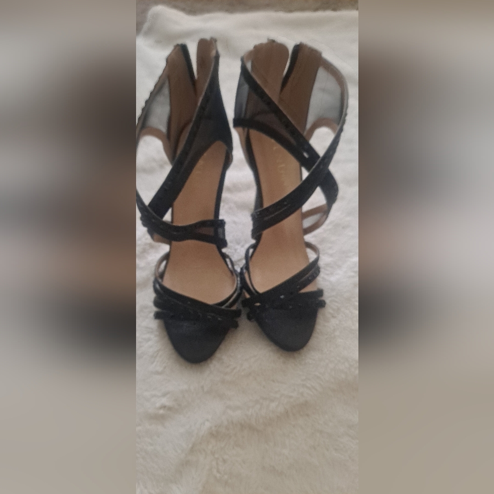 Venus sandals